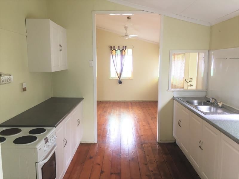 4 Wood Street, Depot Hill QLD 4700